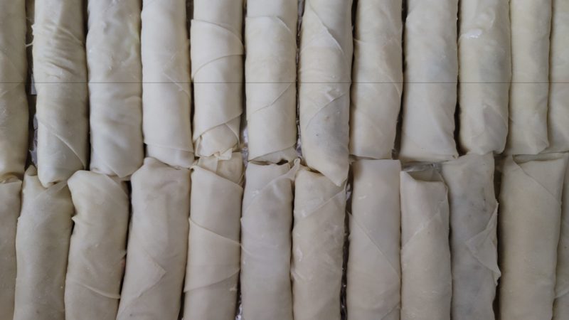 Spring Rolls (Chicken or Veggie) (12 Pieces) - Image 3