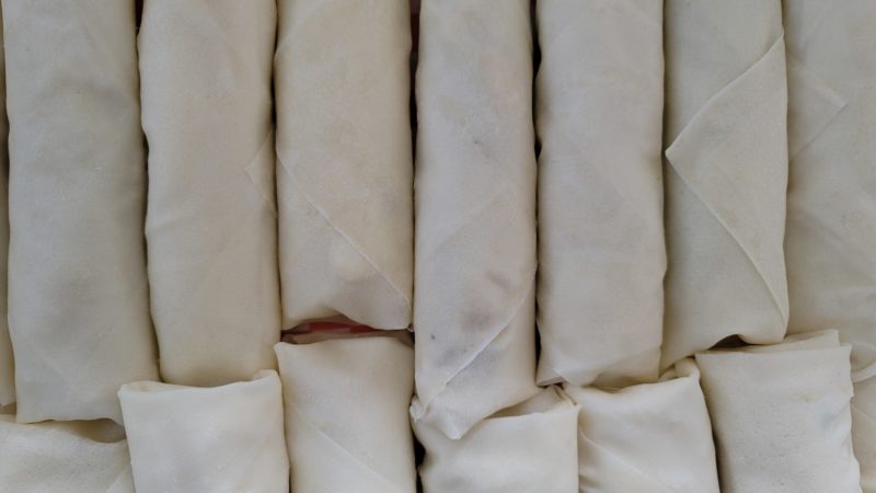 Spring Rolls (Chicken or Veggie) (12 Pieces) - Image 4